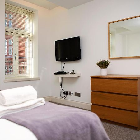 Apt 3, Trafalgar Sq Duplex, 3Rd & 4Th Floor By Indigo Flats Londres Exterior foto