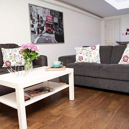 Apt 3, Trafalgar Sq Duplex, 3Rd & 4Th Floor By Indigo Flats Londres Exterior foto