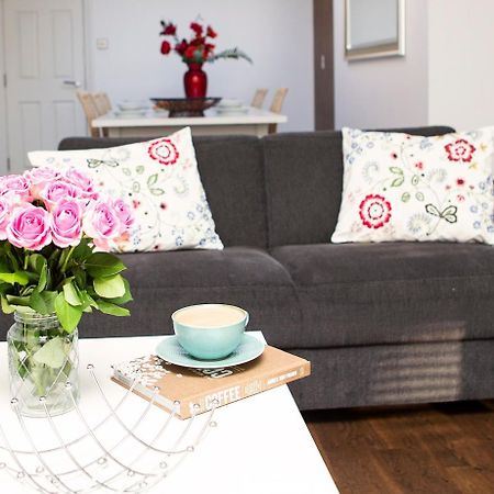 Apt 3, Trafalgar Sq Duplex, 3Rd & 4Th Floor By Indigo Flats Londres Exterior foto