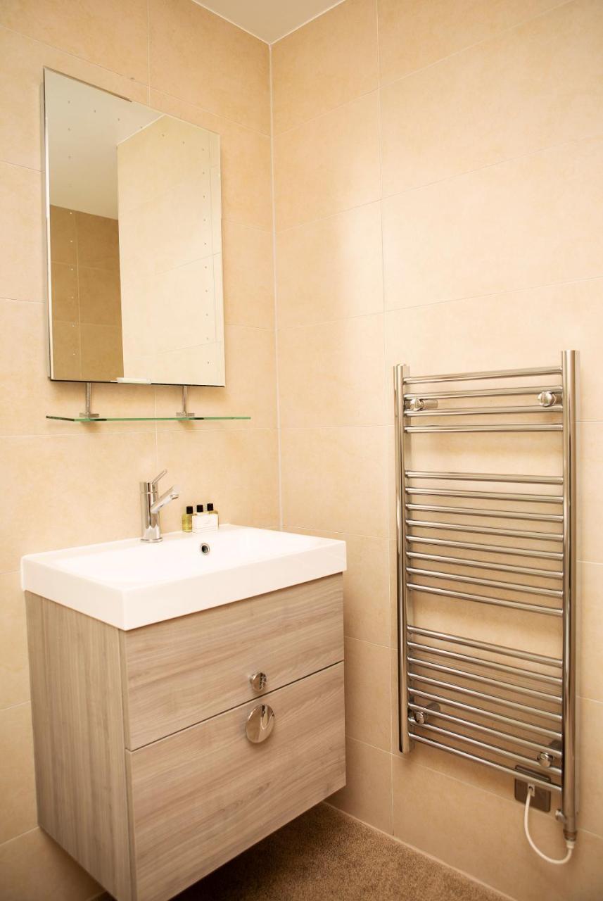 Apt 3, Trafalgar Sq Duplex, 3Rd & 4Th Floor By Indigo Flats Londres Exterior foto