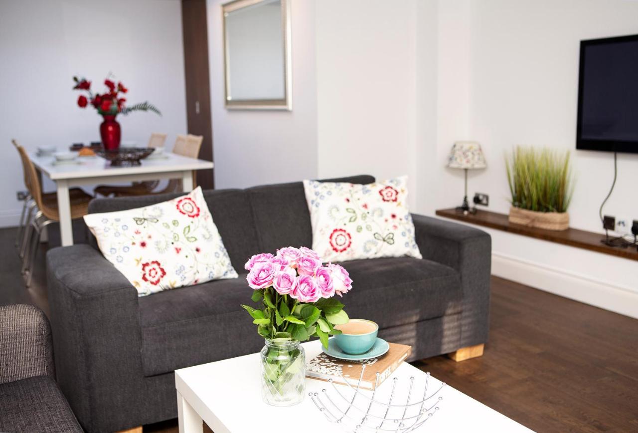 Apt 3, Trafalgar Sq Duplex, 3Rd & 4Th Floor By Indigo Flats Londres Exterior foto