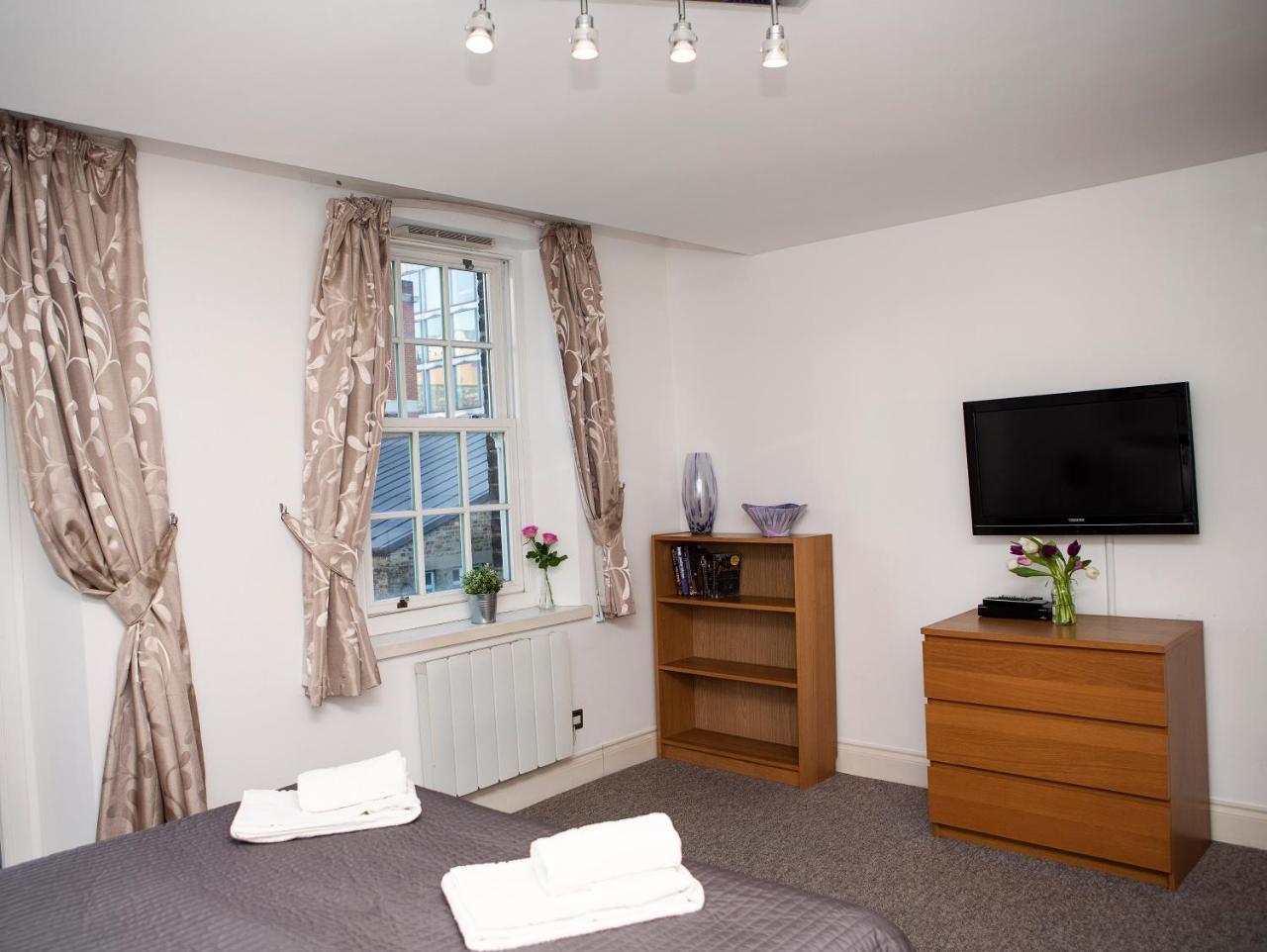 Apt 3, Trafalgar Sq Duplex, 3Rd & 4Th Floor By Indigo Flats Londres Exterior foto
