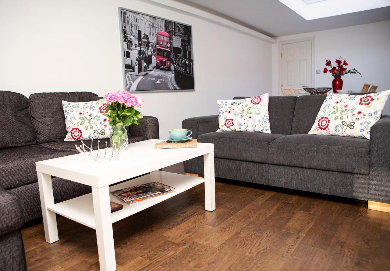 Apt 3, Trafalgar Sq Duplex, 3Rd & 4Th Floor By Indigo Flats Londres Exterior foto