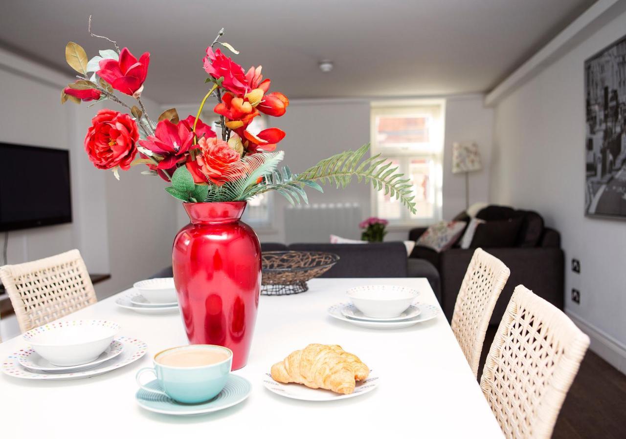 Apt 3, Trafalgar Sq Duplex, 3Rd & 4Th Floor By Indigo Flats Londres Exterior foto