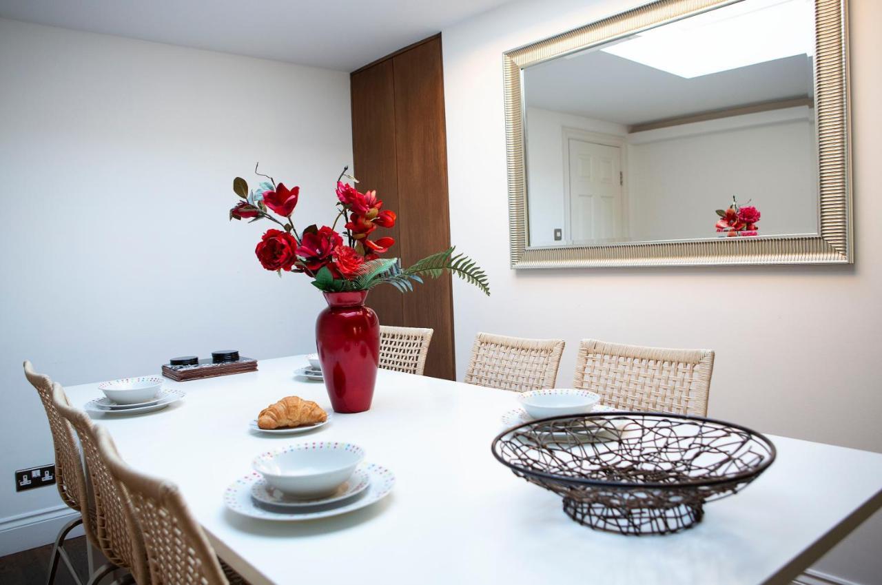 Apt 3, Trafalgar Sq Duplex, 3Rd & 4Th Floor By Indigo Flats Londres Exterior foto